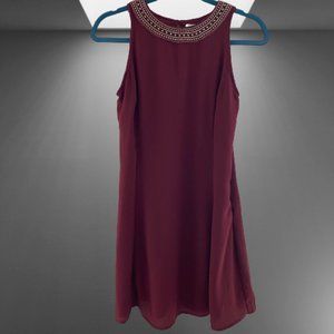 Burgundy dress with embroidery neckline size:XS/TP